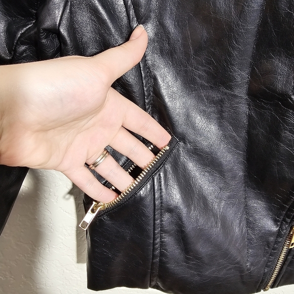 Disney Descendants Faux Fur Collar Vegan Leather Girl's Moto Jacket - Picture 6 of 6